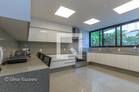 Casa de condomínio à venda com 970m², 5 quartos e 6 vagas