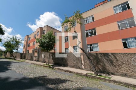 Apartamento para alugar com 65m², 3 quartos e 1 vaga Apartamento para alugar com 65m², 3 quartos e 1 vagaFachada
