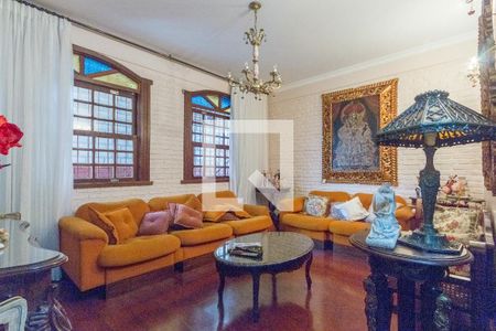 Casa à venda com 3 quartos, 360m² em Grajaú, Belo Horizonte