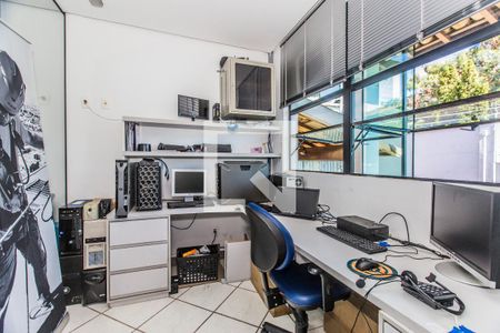 Casa à venda com 4 quartos, 860m² em Santa Lúcia, Belo Horizonte