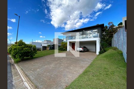 Casa de condomínio à venda com 504m², 4 quartos e 8 vagas