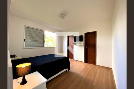 Casa de condomínio à venda com 504m², 4 quartos e 8 vagas