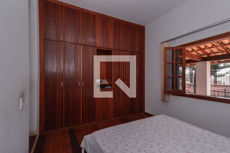 Casa à venda com 3 quartos, 1078m² em Garças, Belo Horizonte