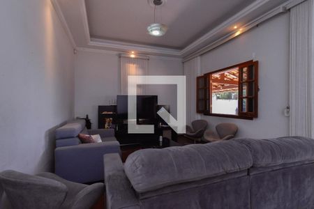 Casa à venda com 3 quartos, 1078m² em Garças, Belo Horizonte