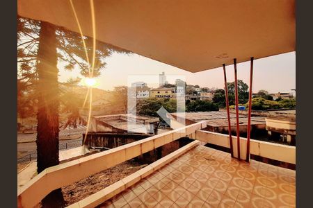 Casa à venda com 4 quartos, 216m² em Dom Bosco, Belo Horizonte