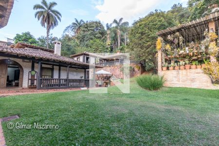 Casa de condomínio à venda com 475m², 5 quartos e 6 vagas