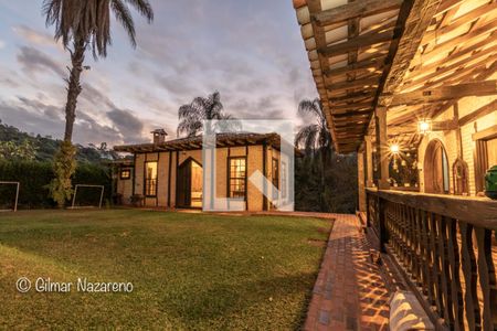 Casa de condomínio à venda com 475m², 5 quartos e 6 vagas