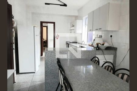 Apartamento à venda com 4 quartos, 260m² em Sagrada Família, Belo Horizonte