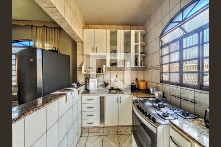 Casa à venda com 4 quartos, 304m² em Santa Mônica, Belo Horizonte