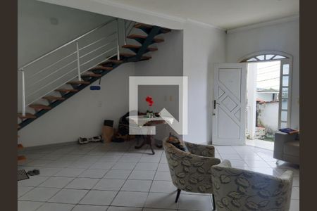 Casa à venda com 4 quartos, 235m² em Pirajá, Belo Horizonte