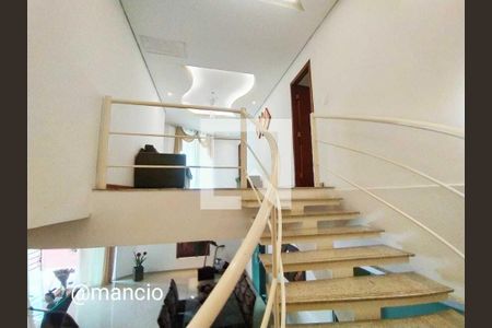 Casa à venda com 3 quartos, 360m² em Cabral, Contagem