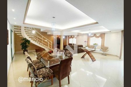 Casa à venda com 3 quartos, 360m² em Cabral, Contagem