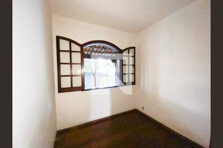Casa à venda com 4 quartos, 279m² em Inconfidentes, Contagem