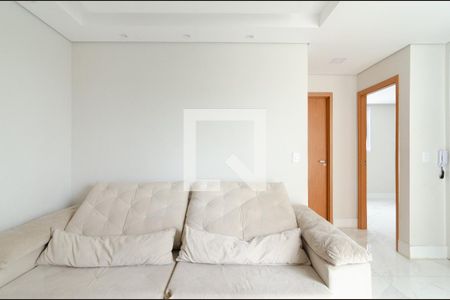 Apartamento à venda com 2 quartos, 45m² em Cabral, Contagem