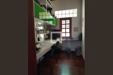 Casa de condomínio à venda com 200m², 3 quartos e 3 vagas