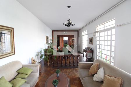 Casa à venda com 6 quartos, 205m² em Coração de Jesus, Belo Horizonte