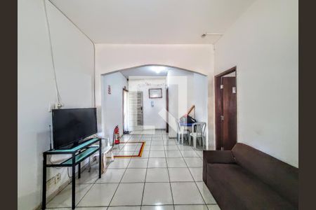 Casa à venda com 5 quartos, 326m² em Sagrada Família, Belo Horizonte