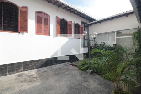 Casa à venda com 3 quartos, 265m² em Paraíso, Belo Horizonte