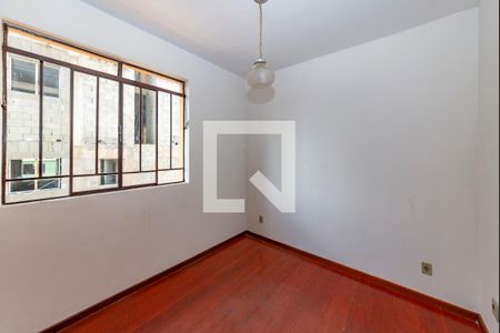 Quarto 1 de casa à venda com 3 quartos, 90m² em Alípio de Melo, Belo Horizonte