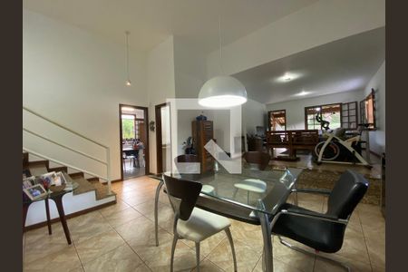 Casa à venda com 5 quartos, 360m² em Retiro Do Chale, Brumadinho