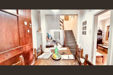 Casa à venda com 5 quartos, 400m² em Serra, Belo Horizonte