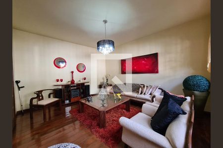 Casa à venda com 5 quartos, 450m² em Santa Lúcia, Belo Horizonte