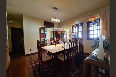 Casa à venda com 5 quartos, 450m² em Santa Lúcia, Belo Horizonte