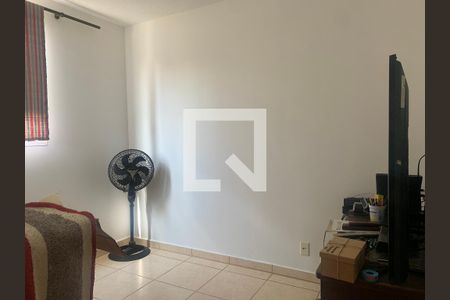Apartamento à venda com 2 quartos, 47m² em Chácaras Reunidas Santa Terezinha, Contagem