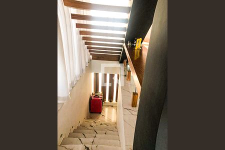 Casa à venda com 3 quartos, 420m² em Centro, Contagem