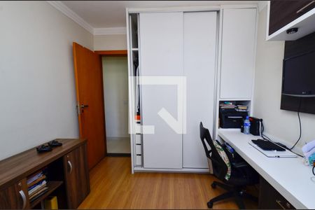 Quarto de apartamento à venda com 3 quartos, 170m² em Palmares, Belo Horizonte