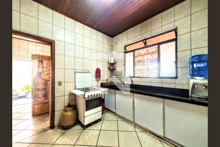 Cozinha de casa à venda com 3 quartos, 75m² em Sagrada Família, Belo Horizonte