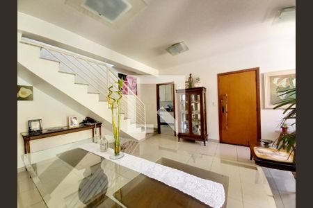 Apartamento à venda com 5 quartos, 210m² em Castelo, Belo Horizonte