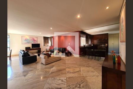 Apartamento à venda com 4 quartos, 235m² em Serra, Belo Horizonte