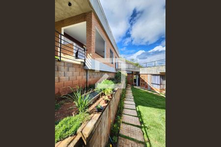 Casa de condomínio à venda com 278m², 4 quartos e 4 vagas Casa de condomínio à venda com 278m², 4 quartos e 4 vagasHorta