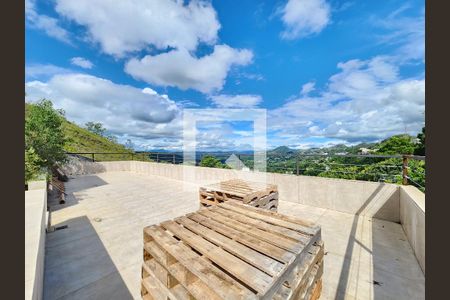 Casa de condomínio à venda com 278m², 4 quartos e 4 vagas Casa de condomínio à venda com 278m², 4 quartos e 4 vagasTerraço 2