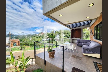 Casa de condomínio à venda com 278m², 4 quartos e 4 vagas Casa de condomínio à venda com 278m², 4 quartos e 4 vagasVaranda gourmet