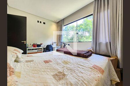 Casa de condomínio à venda com 278m², 4 quartos e 4 vagas Casa de condomínio à venda com 278m², 4 quartos e 4 vagasQuarto 2