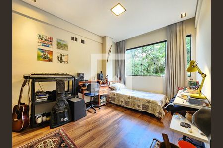 Casa de condomínio à venda com 278m², 4 quartos e 4 vagas Casa de condomínio à venda com 278m², 4 quartos e 4 vagasQuarto 3