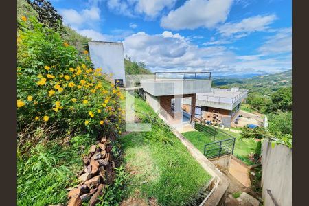 Casa de condomínio à venda com 278m², 4 quartos e 4 vagas Casa de condomínio à venda com 278m², 4 quartos e 4 vagasVista Fundos do Lote