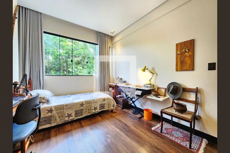 Casa de condomínio à venda com 278m², 4 quartos e 4 vagas Casa de condomínio à venda com 278m², 4 quartos e 4 vagasQuarto 3