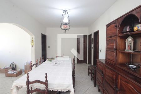 Casa à venda com 4 quartos, 364m² em Santa Rosa, Belo Horizonte
