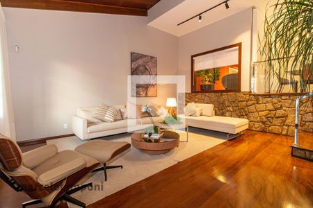 Casa à venda com 6 quartos, 357m² em Santa Lúcia, Belo Horizonte