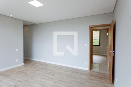 Casa de condomínio à venda com 380m², 3 quartos e 6 vagas Casa de condomínio à venda com 380m², 3 quartos e 6 vagassuite 1