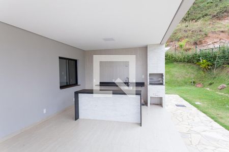 Casa de condomínio à venda com 380m², 3 quartos e 6 vagas Casa de condomínio à venda com 380m², 3 quartos e 6 vagasChurrasqueira