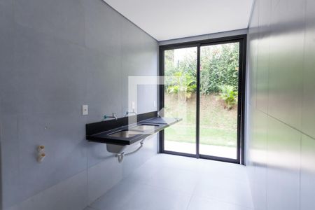 Casa de condomínio à venda com 380m², 3 quartos e 6 vagas Casa de condomínio à venda com 380m², 3 quartos e 6 vagasÁrea de Serviço