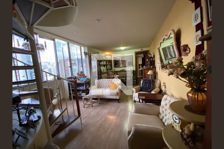 Apartamento à venda com 3 quartos, 138m² em Santa Efigênia, Belo Horizonte
