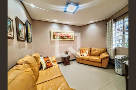 Casa à venda com 4 quartos, 300m² em Planalto, Belo Horizonte