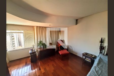 Casa à venda com 4 quartos, 300m² em Mangabeiras, Belo Horizonte