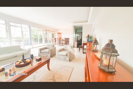 Casa à venda com 4 quartos, 470m² em São Luíz, Belo Horizonte