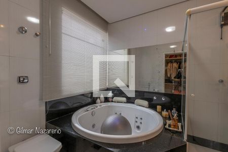 Casa de condomínio à venda com 400m², 5 quartos e 4 vagas